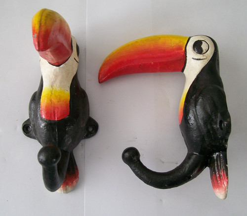 Pair toucan hooks hand - pair,
