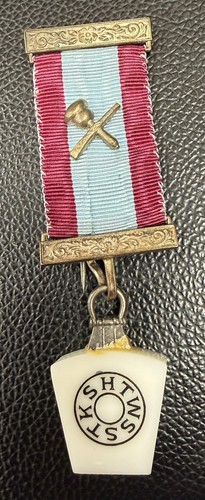 Mark master masons breast - master,