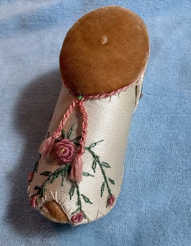 Sweet vintage shoe shaped silk - sweet,