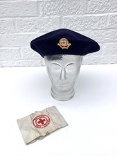 POST WW2 DATED 1952 BRITISH RED CROSS BERET & ARMBAND MILITARY ISSUE BROAD ARROW