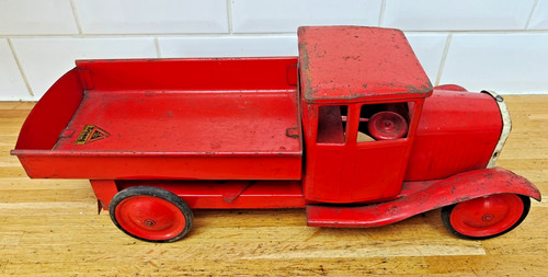 Early triang pressed steel - early, red