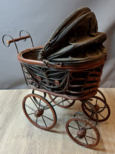 Vintage Dolls Display Pram