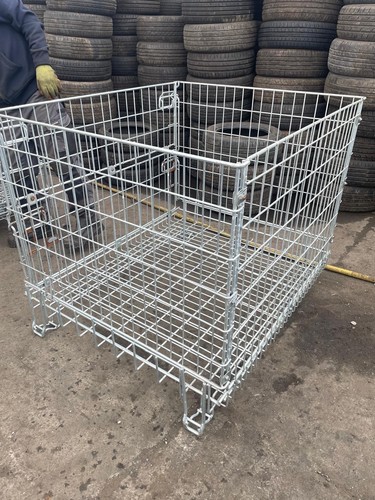 Stackable folding cage pallets - folding,