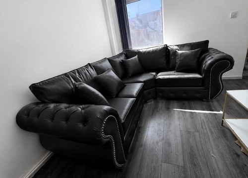 Brand new rio chesterfield - new|,
