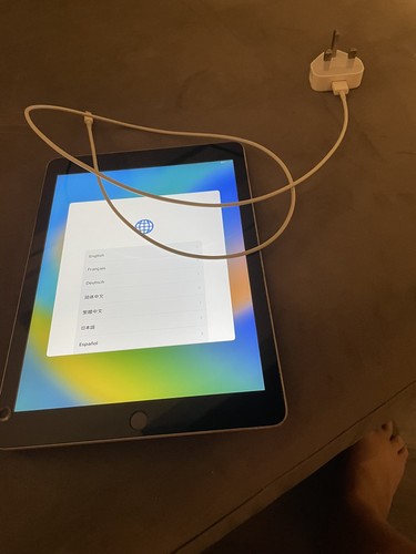 Apple ipad 5th generation 32gb - ipad,