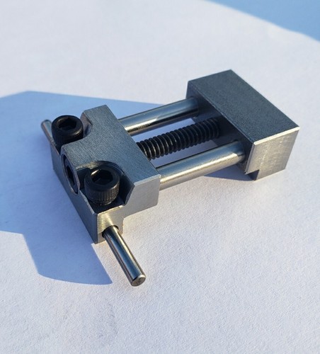 Mill vise jaw - jaw, locating