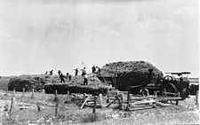 George Gillingham 's threshing machine Raglan Victoria 1922 OLD PHOTO