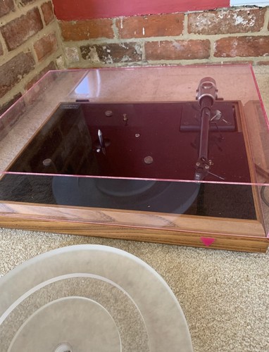 Pink triangle turntable - triangle,