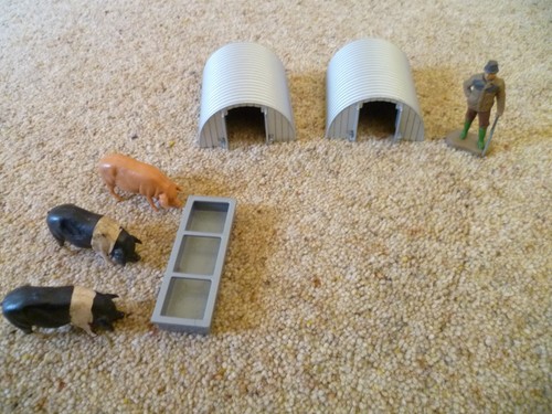 Britains farm pigs - farm, &
