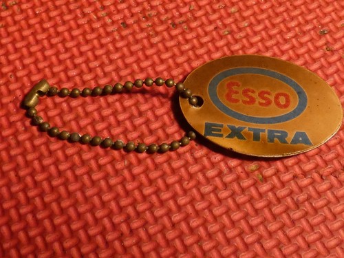 Esso extra vintage keyring - esso,