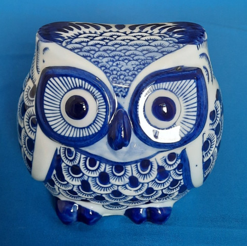 Vintage blue white hand - blue,