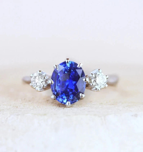 4ct oval cut - natural, tanzanite