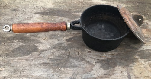 Vintage cast iron - sauce, pan