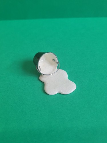 Vintage hagen renaker - vintage, spilled