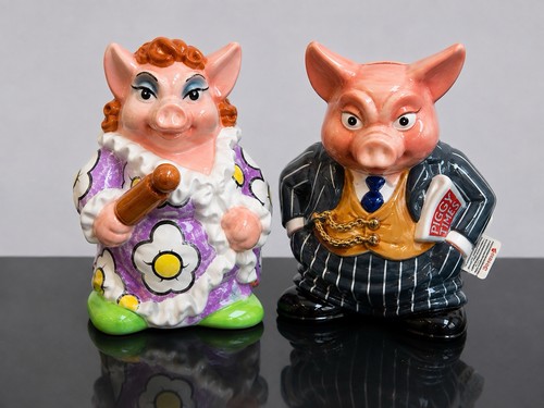 Merchant banker piggy - merchant, bank
