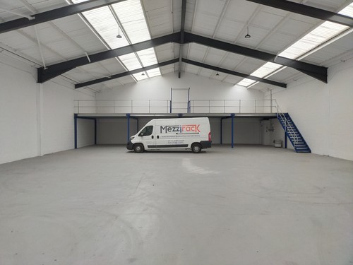 New mezzanine floor - mezzanine, staircase