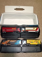 Matchbox Convoy Carry Case + 4