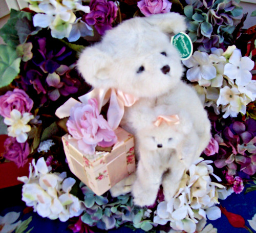 Mommy hugs baby snugs - snugs*, gift