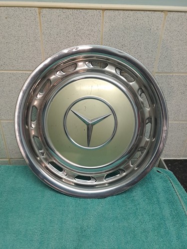 Mercedes benz hubcap wheel - hubcap,