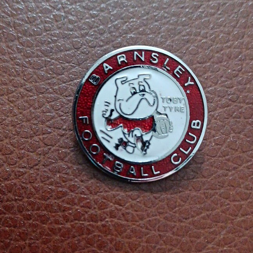Barnsley toby tyke enamel - barnsley, fc