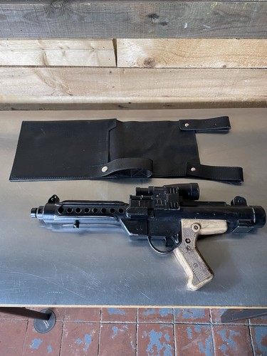 Stormtrooper blaster with - blaster,
