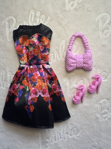 Barbie doll clothes bundle - doll,