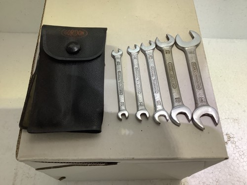 Cased set gordon - cased,