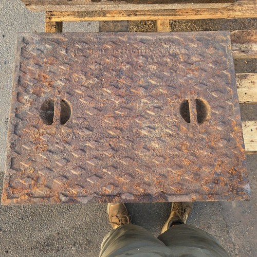 Cast iron manhole cover - cover, 656mm