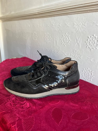 Russell and bromley size - and,