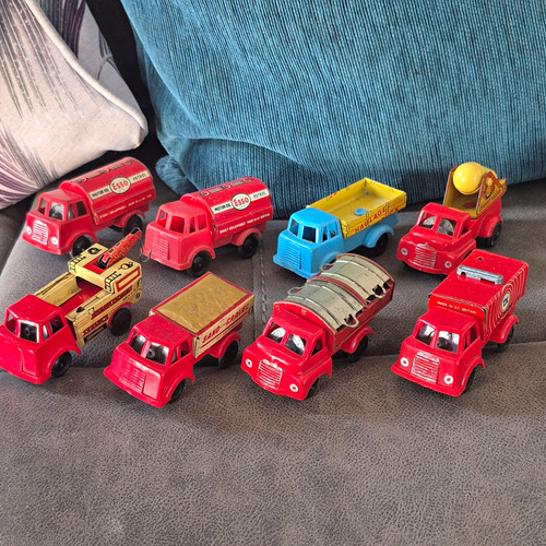 Wells brimtoy trucks - x, 8