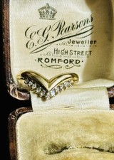 Stunning Hallmarked 10ct solid