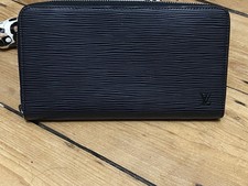 Louis Vuitton Vertical Zippy