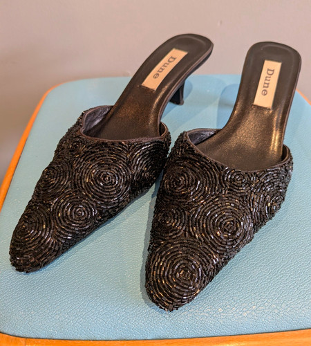 Dune black beaded pointed - black,