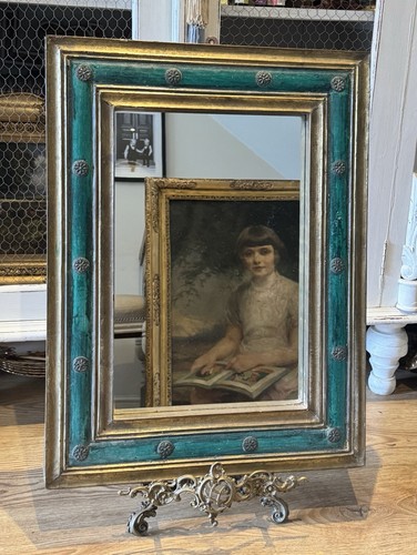 Green gilt painted wall - green,