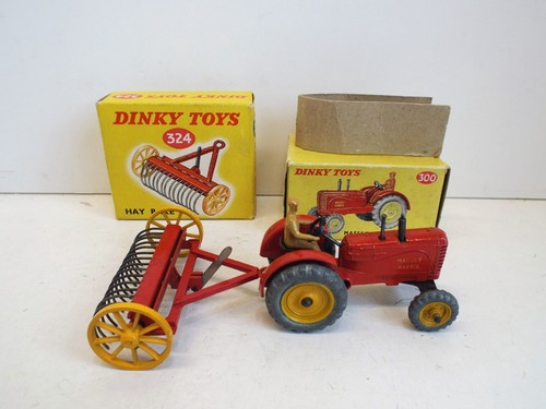 Dinky 300 324 massey tractor - dinky,