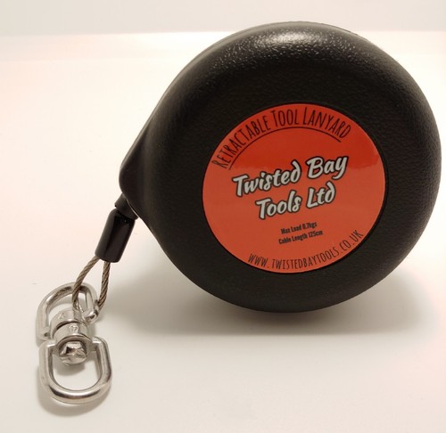 Twisted bay retractable tool - bay,