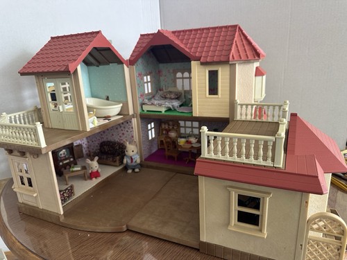 Sylvanian families house and - families,