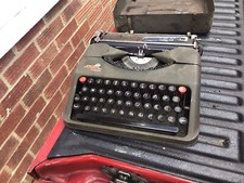 Empire Aristocrat Portable Manual Typewriter In Case