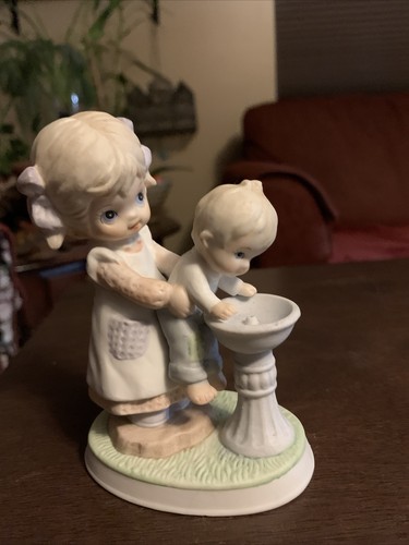 Boy girl water fountain - girl,