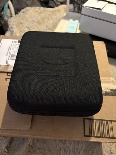 New oakley - new,