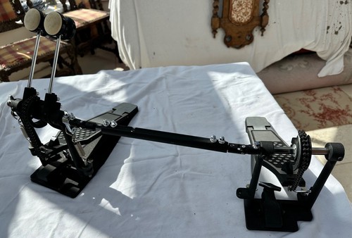 Double bass drum pedal - bass,