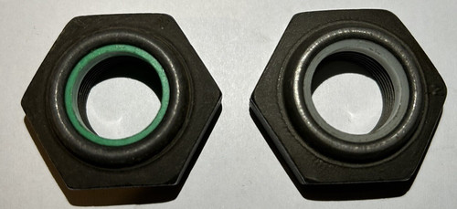 Pair rear axle - pair, nuts