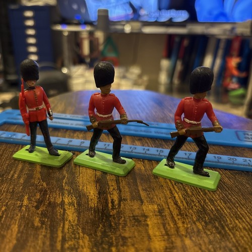 Britains deetail toy soldiers - toy,
