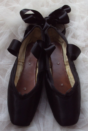 Pointe shoes vintage french - shoes,