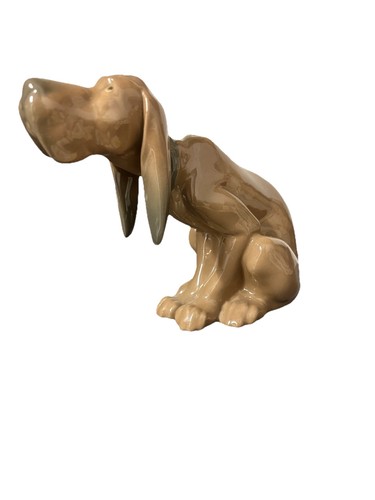 Lladro timid dog 5111 - “timid,