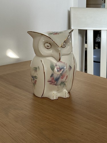 Aynsley owl figurine - figurine, box