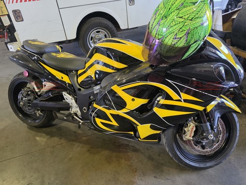 Glossy black yellow fairing - glossy,