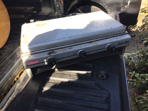 Coleman grill 300 gas - gas, powered