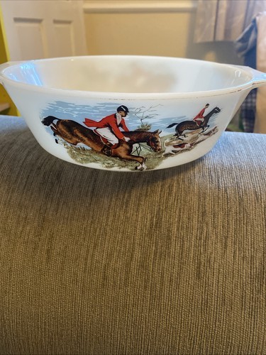 Pyrex dish depicting a - dish,