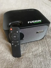 Fusion 5 F5-T01 250" Full HD